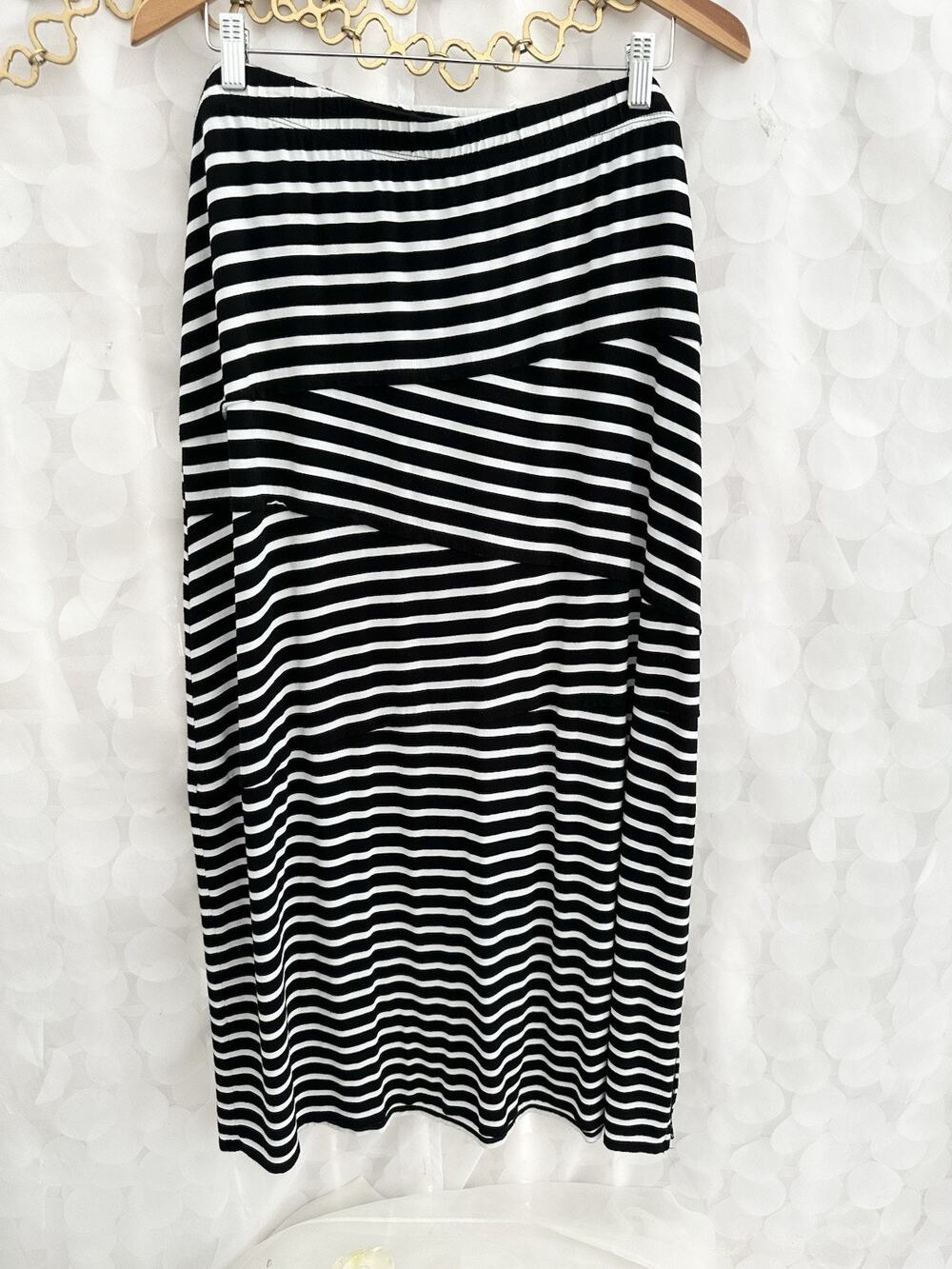 Chico’s 2 Long Black Maxi Skirt 12 US Striped Stretch Jersey Beach Casual Knit